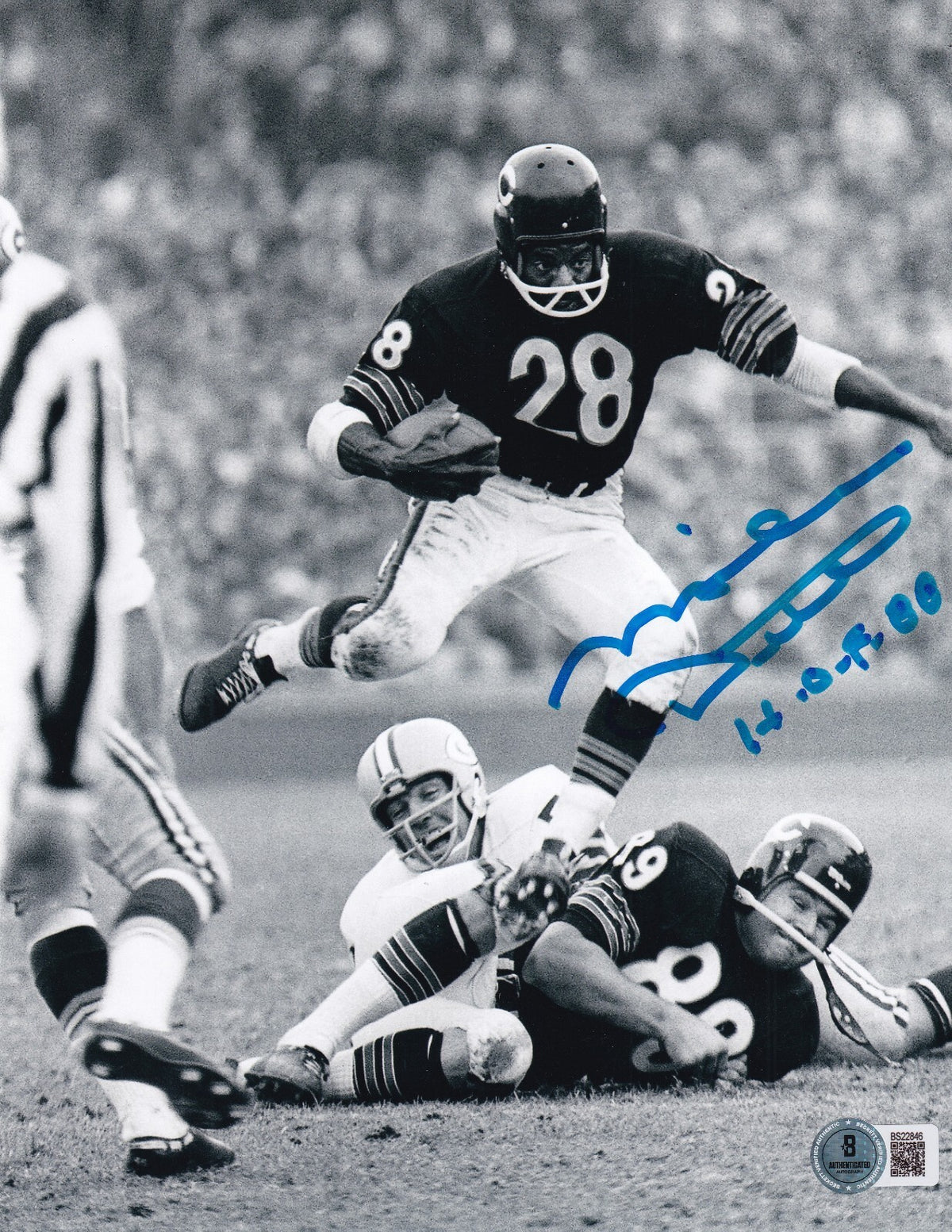 MIKE DITKA signed (CHICAGO BEARS) football 8X10 photo BECKETT BAS BS22846