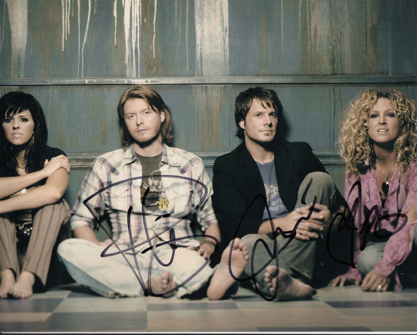 LITTLE BIG TOWN group signed (MUSIC) 8X10 photo W/COA *TORNADO* BY 3 #1