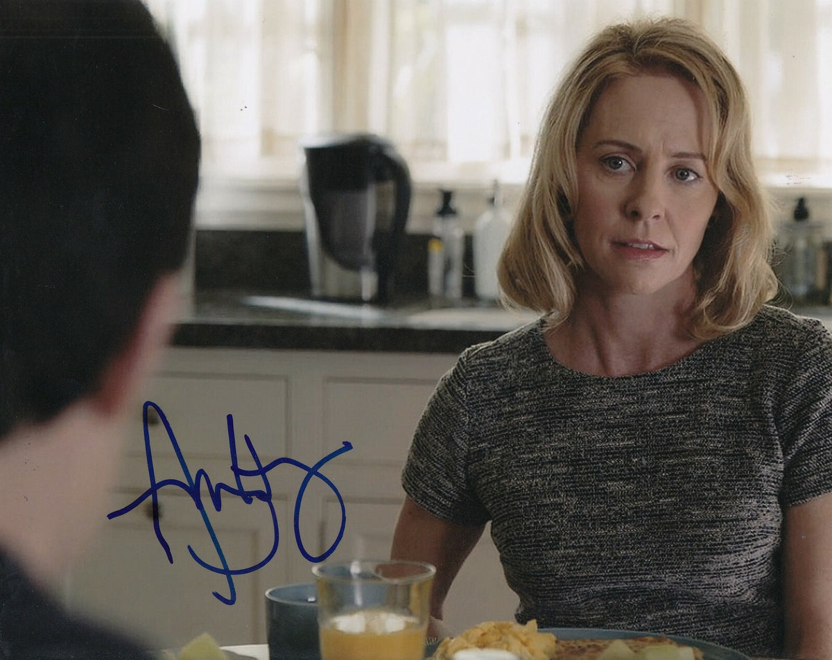 AMY HARGREAVES signed (13 REASONS WHY) TV 8X10 photo *Lainie Jensen* W/COA #2