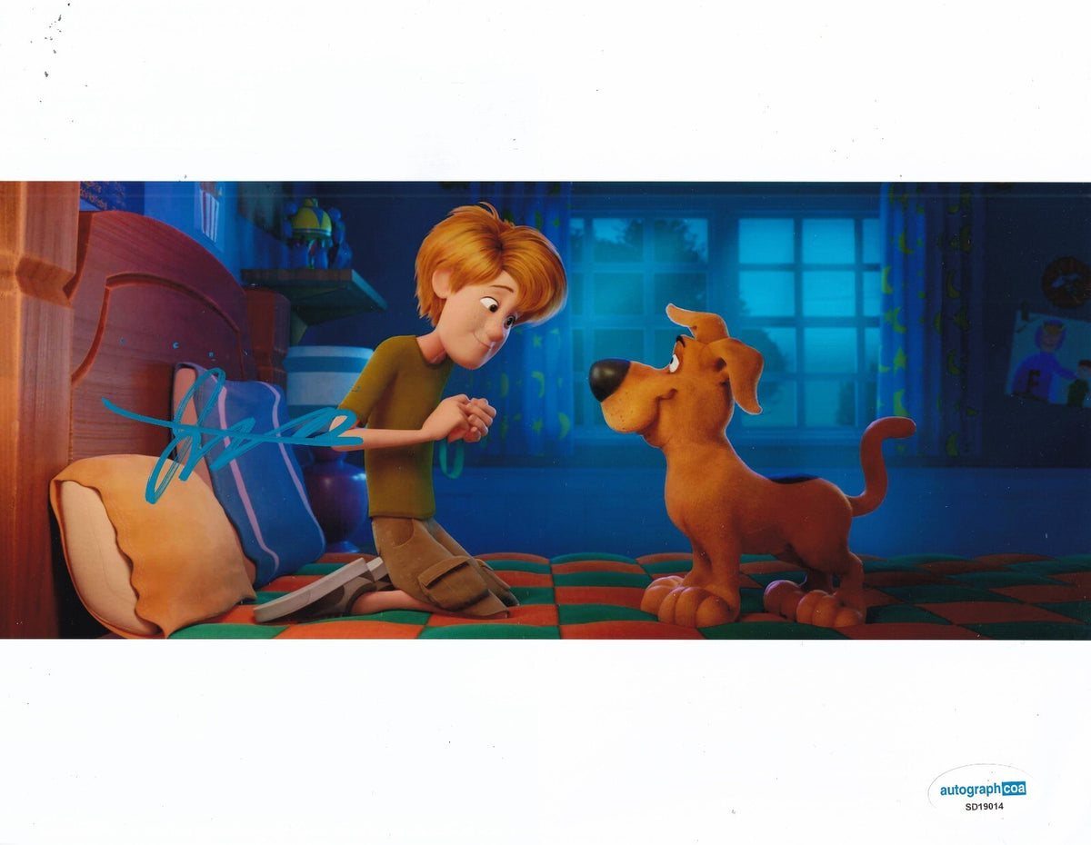 IAIN ARMITAGE signed (SCOOB !) Young Shaggy Movie 8x10 photo ACOA SD19014