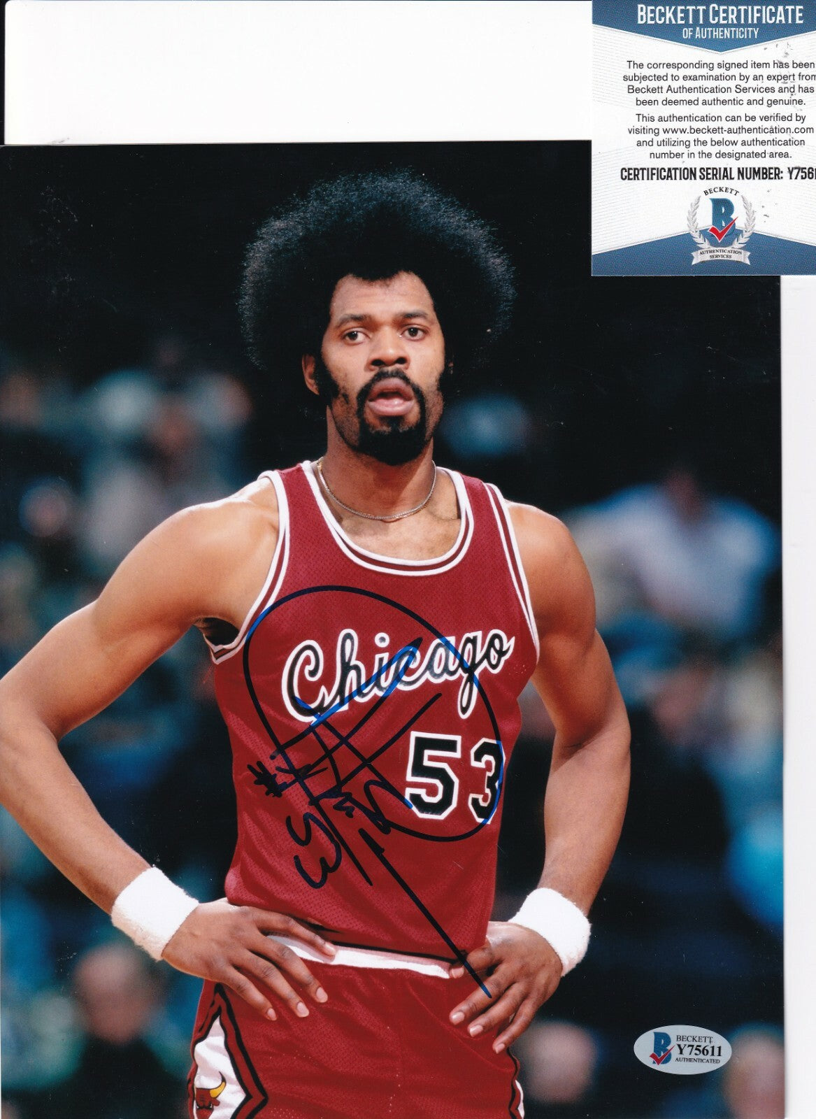ARTIS GILMORE signed (CHICAGO BULLS) Basketball 8X10 photo BECKETT BAS Y75611
