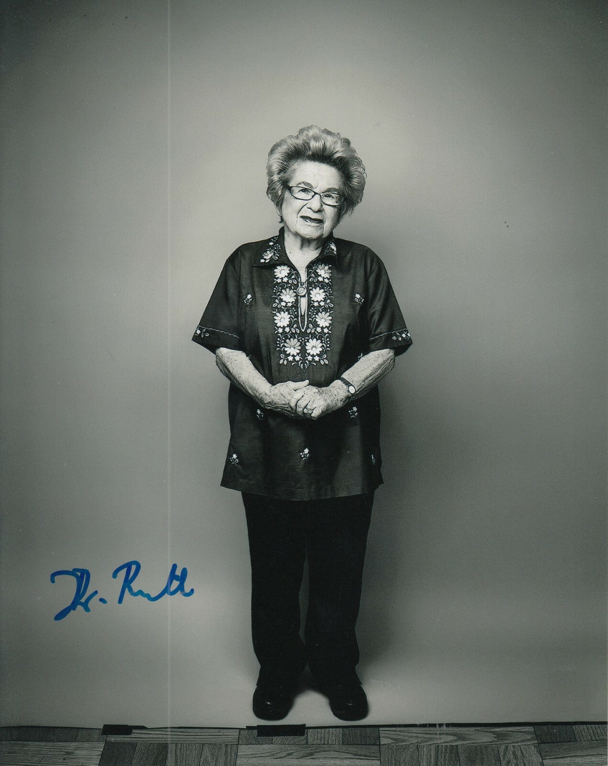 RUTH WESTHEIMER signed (SEX THERAPIST) Holocaust Survivor 8X10 photo W/COA #2