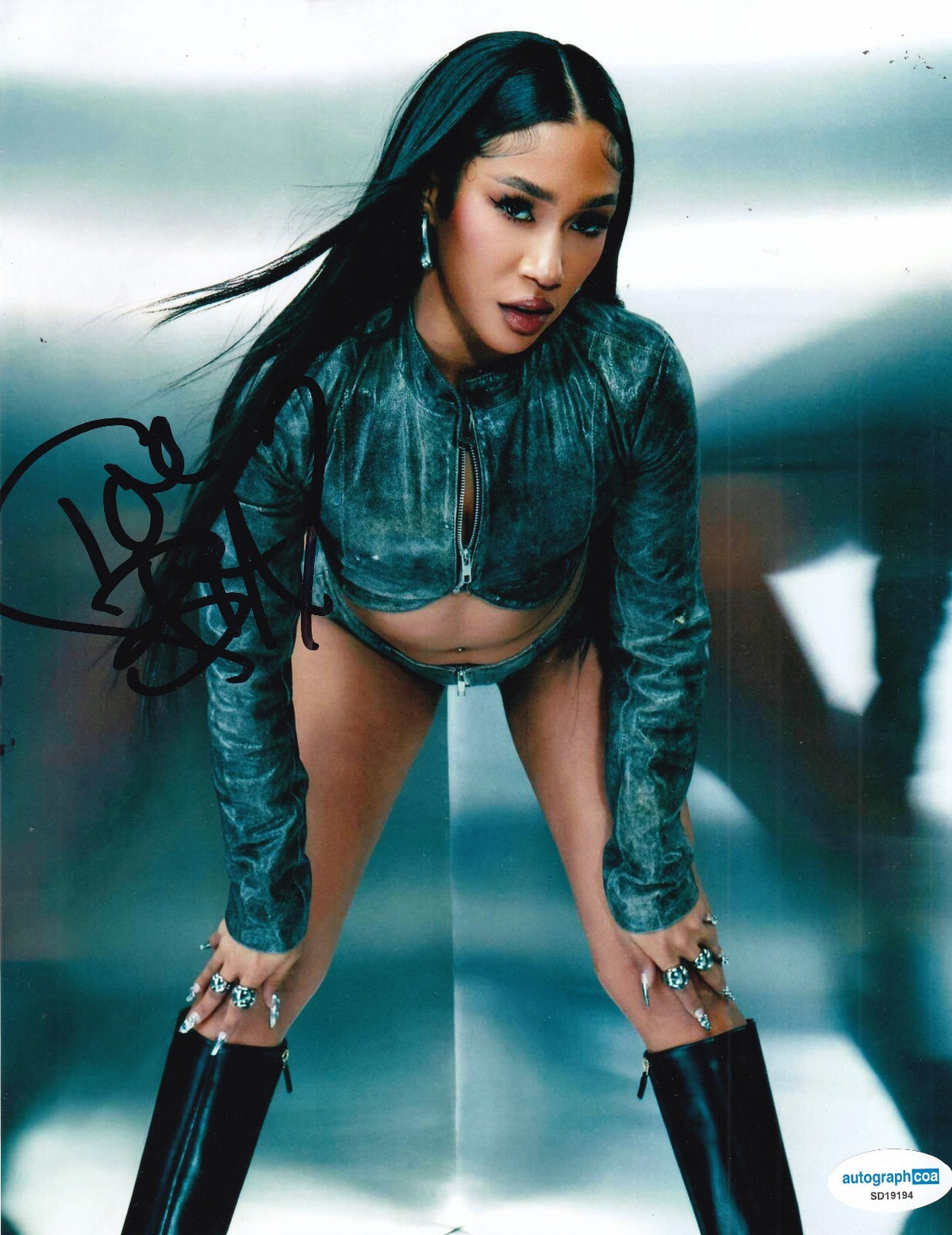 BIA signed (BEST ON EARTH) Lights out! Music rapper 8X10 photo ACOA SD19194