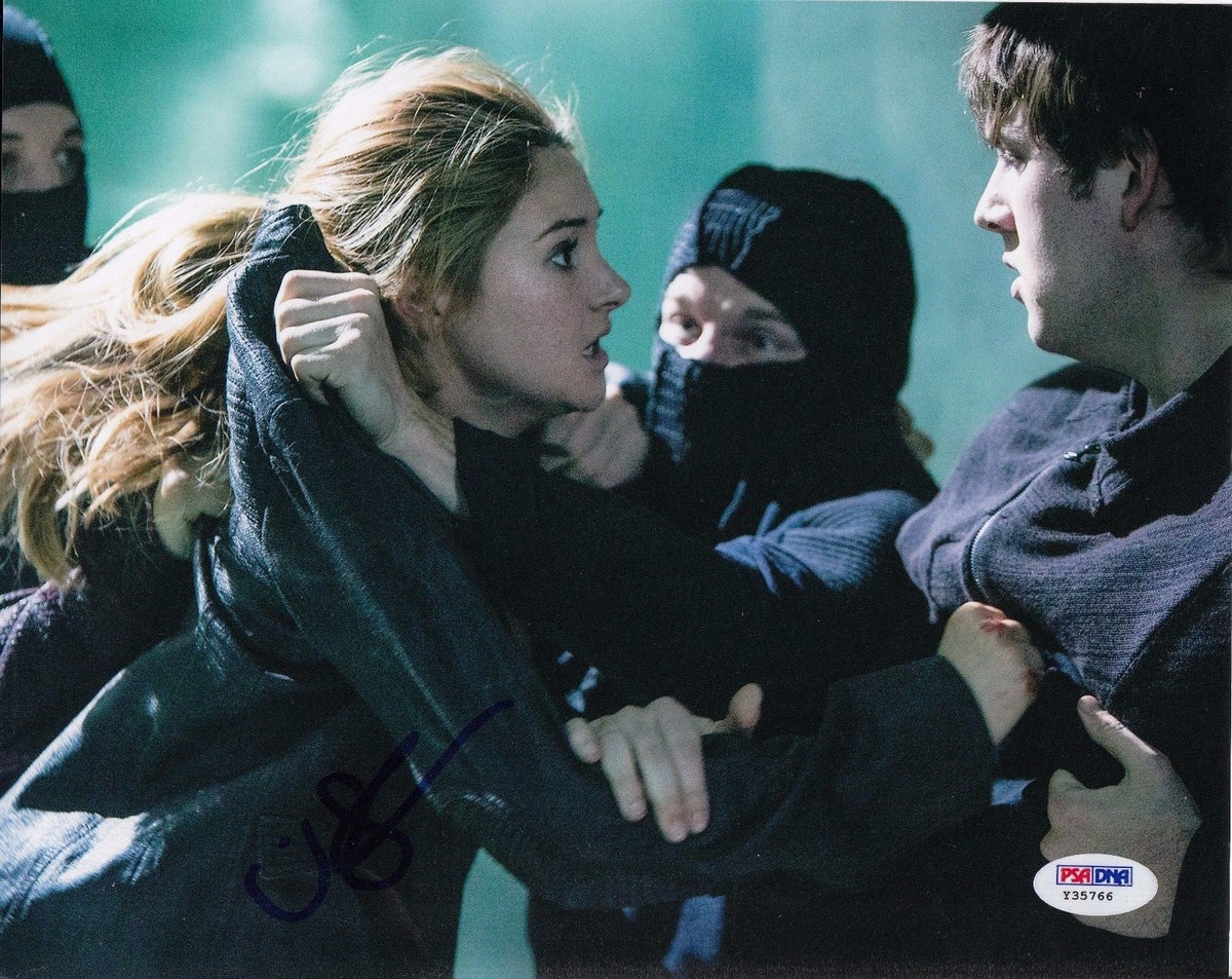 Shailene Woodley autographed Divergent Insurgent Tris 8x10 Photo PSA/DNA Y35766