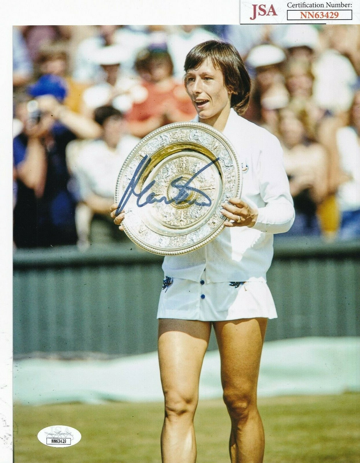 MARTINA NAVRATILOVA signed (TENNIS LEGEND) autographed 8X10 photo JSA NN63429