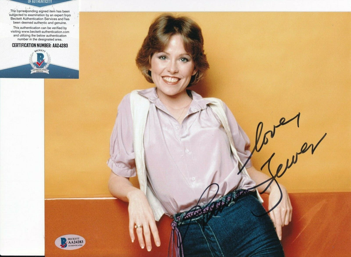 LAUREN TEWES signed (THE LOVE BOAT) Julie McCoy 8X10 photo BECKETT BAS AA24283