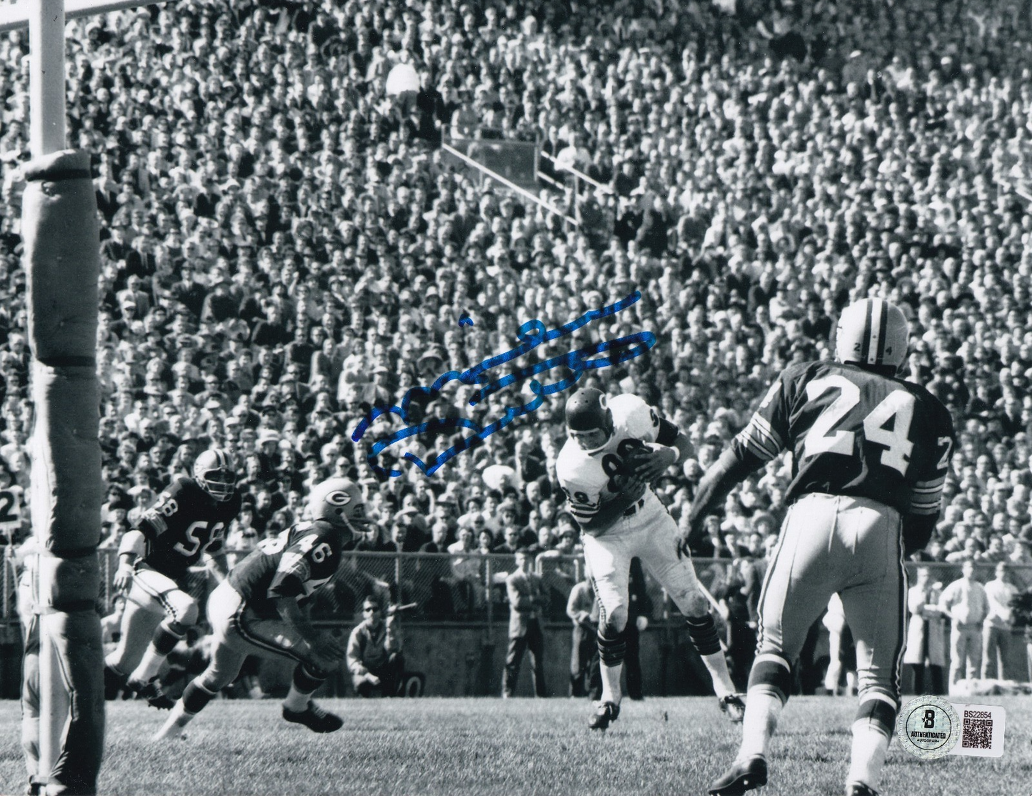 MIKE DITKA signed (CHICAGO BEARS) football 8X10 photo BECKETT BAS BS22854
