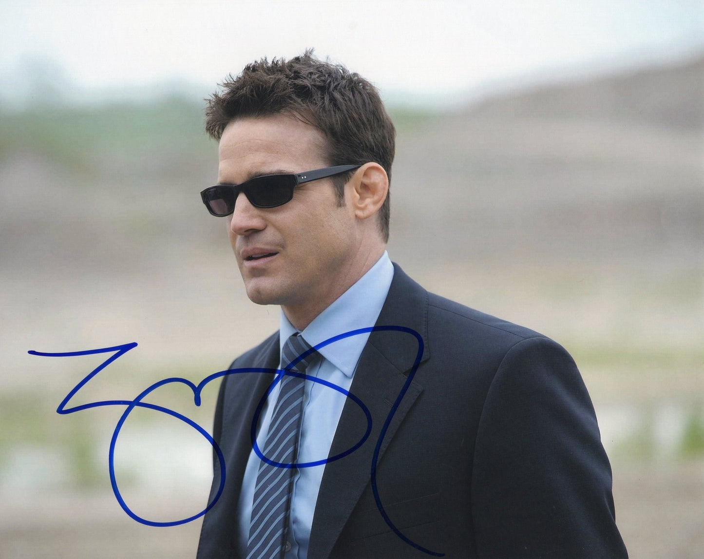 Eddie McClintock Warehouse 13 Pete Lattimer Signed 8x10 Photo w/COA #9