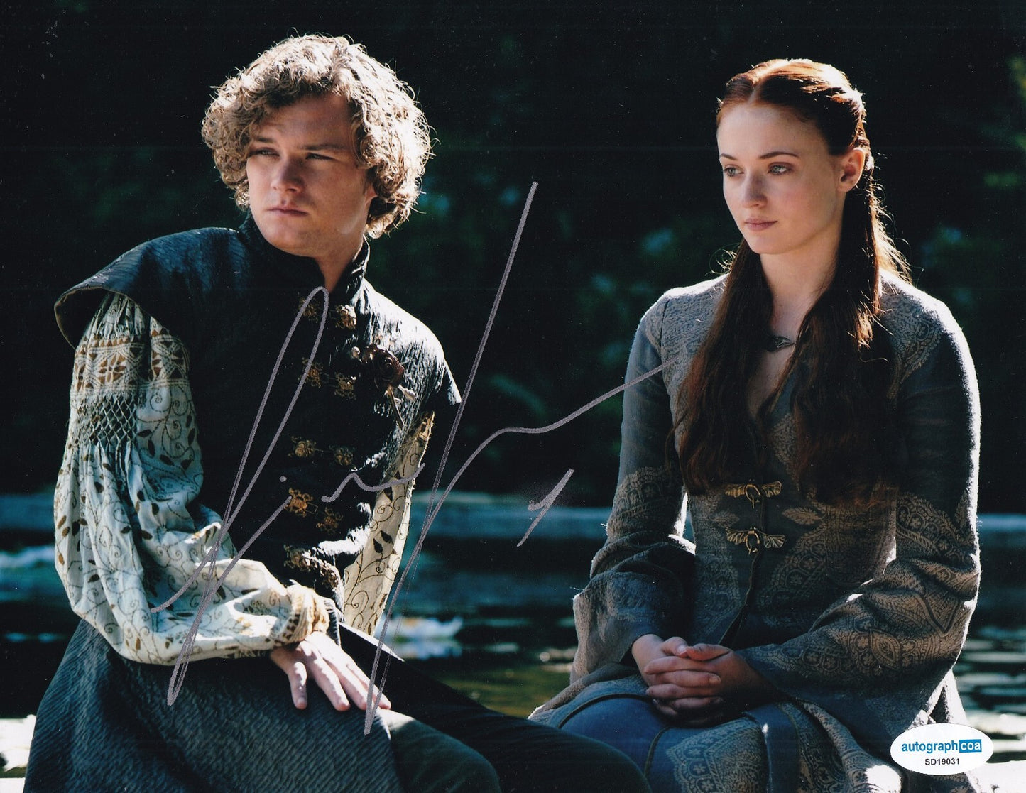 FINN JONES signed (GAME OF THRONES) Loras Tyrell auto 8x10 photo ACOA SD19031