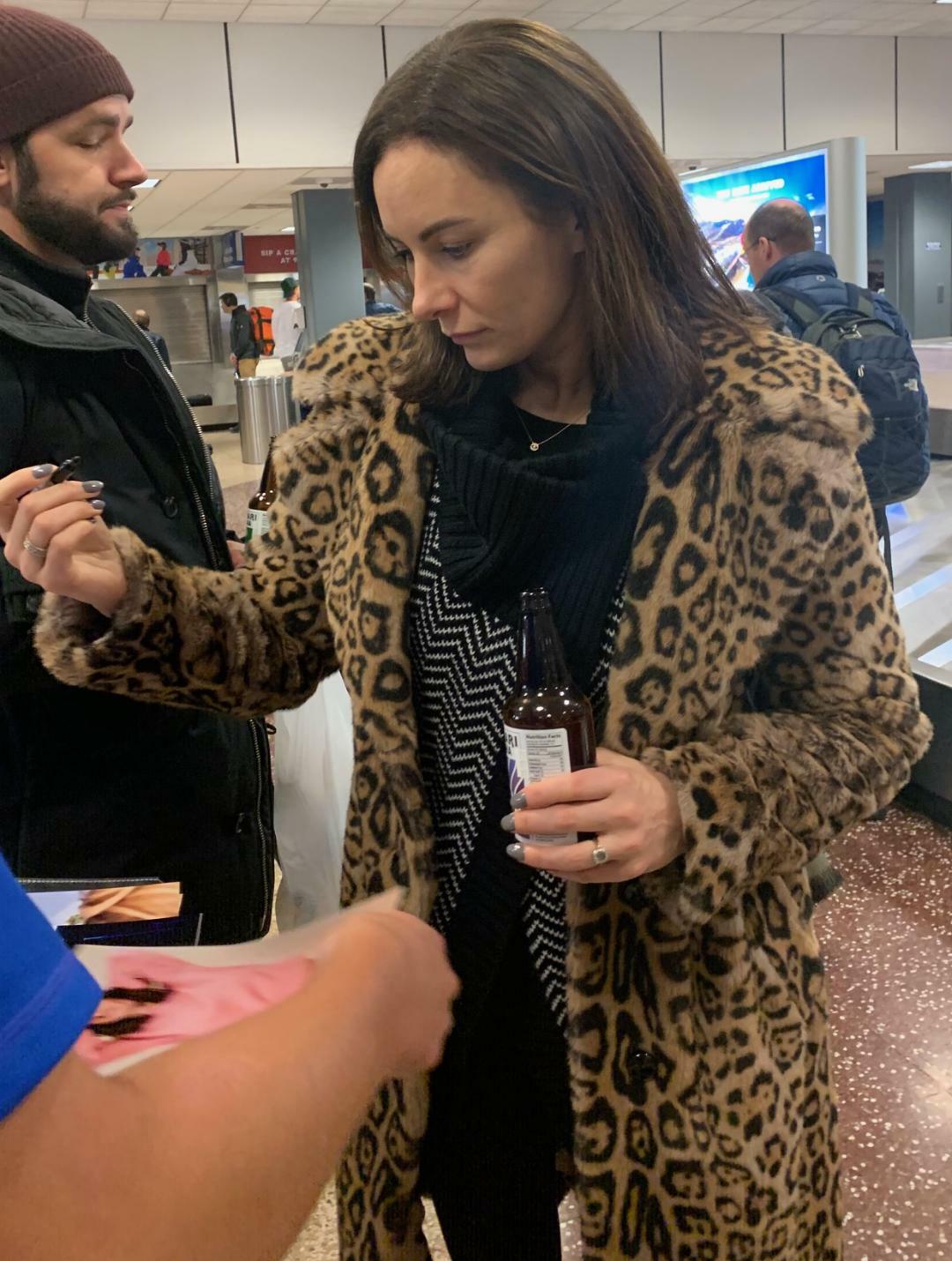 LAURA BENANTI signed (NASHVILLE) autograph *Sadie Stone* 8X10 *PROOF* W/COA #4