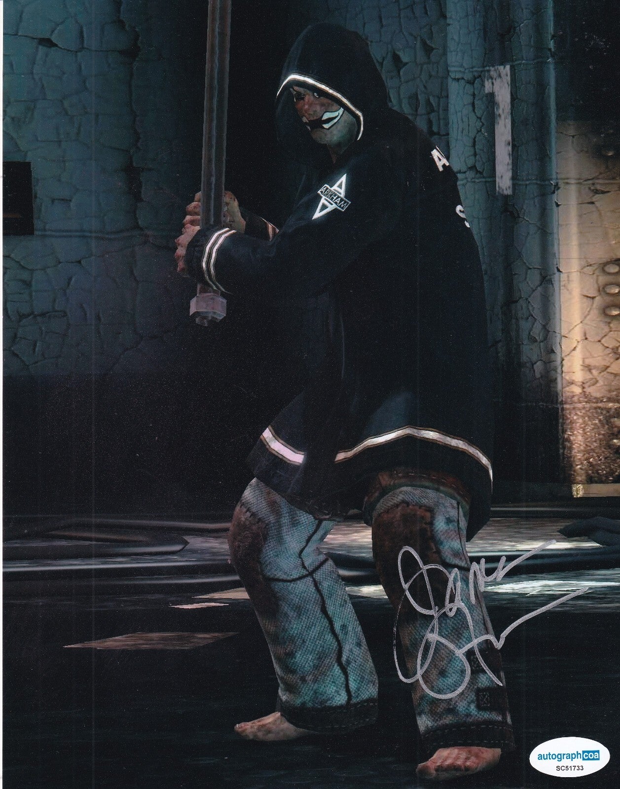 JAMES HORAN signed (BATMAN ARKHAM ASYLUM) Henchman 8X10 photo ACOA SC51733