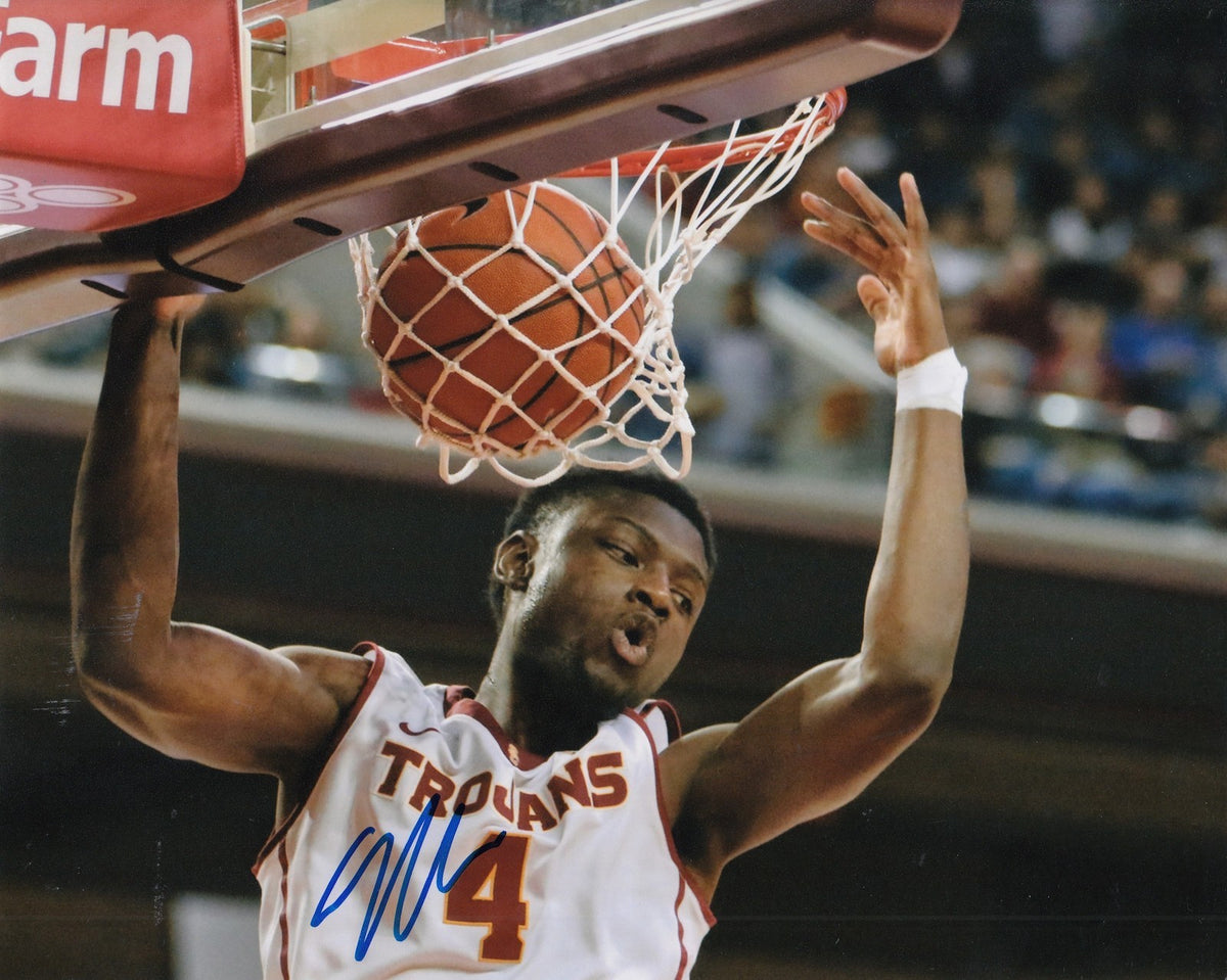 CHIMEZIE METU signed (USC TROJANS) Basketball *NBA DRAFT* 8X10 photo W/COA #4