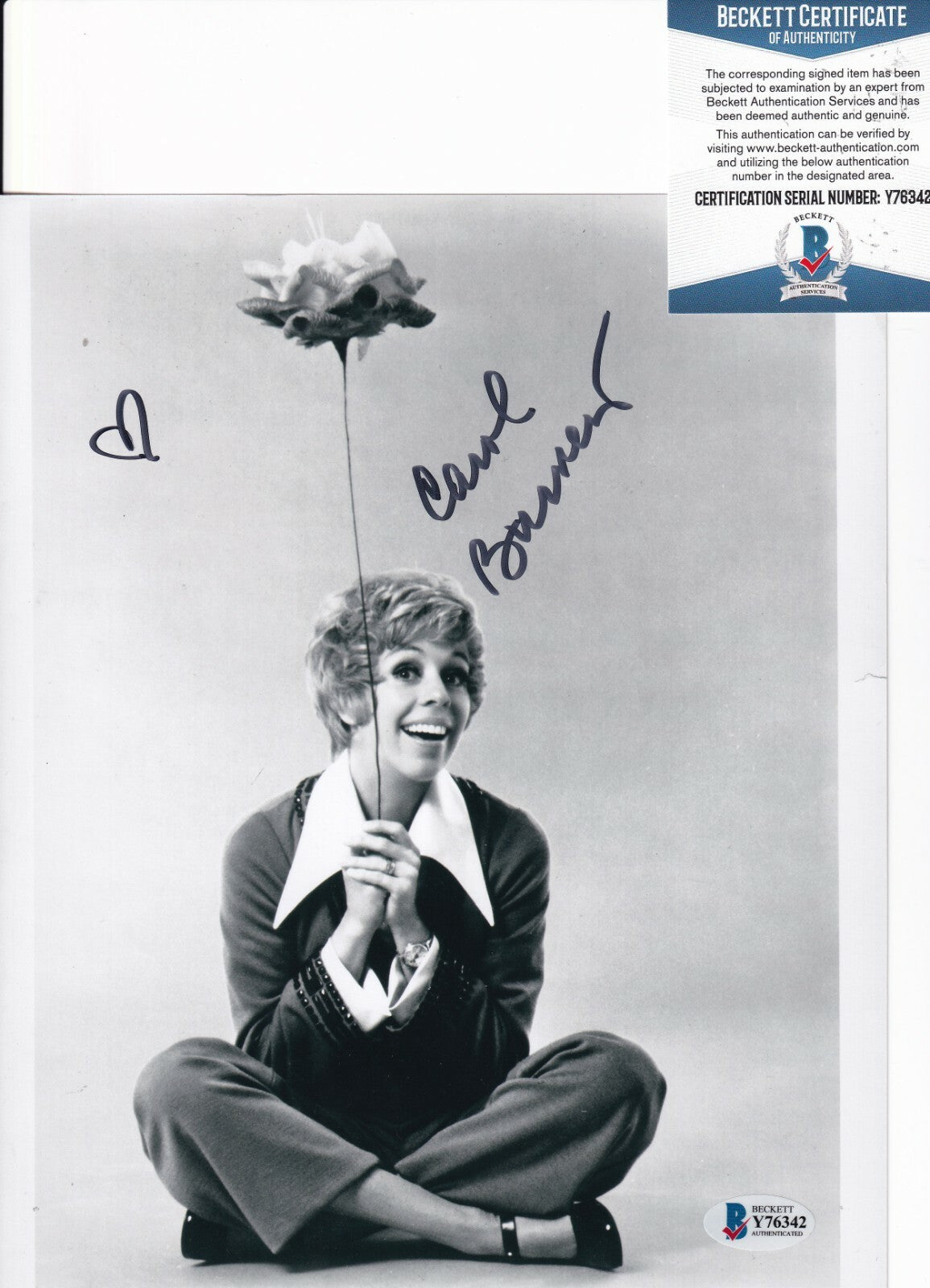 CAROL BURNETT signed (ANNIE) The Carol Burnett Show 8X10 photo BECKETT Y76342