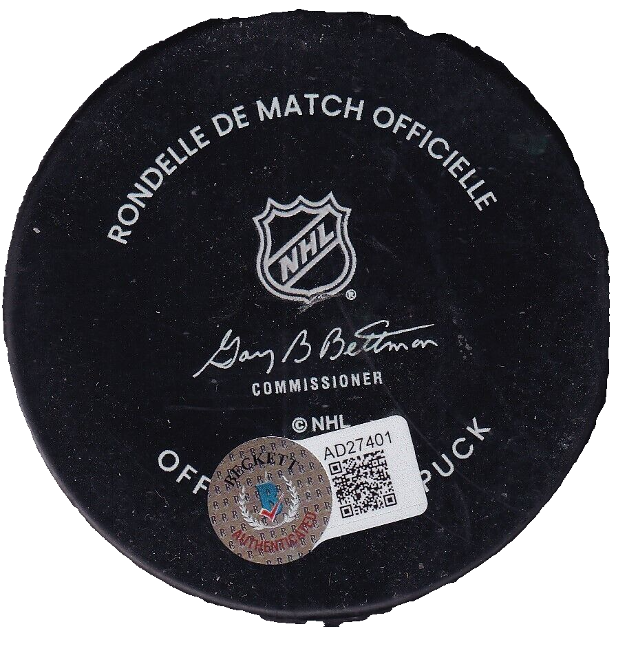 LUKAS REICHEL signed (CHICAGO BLACKHAWKS) Game hockey puck BECKETT BAS AD27401