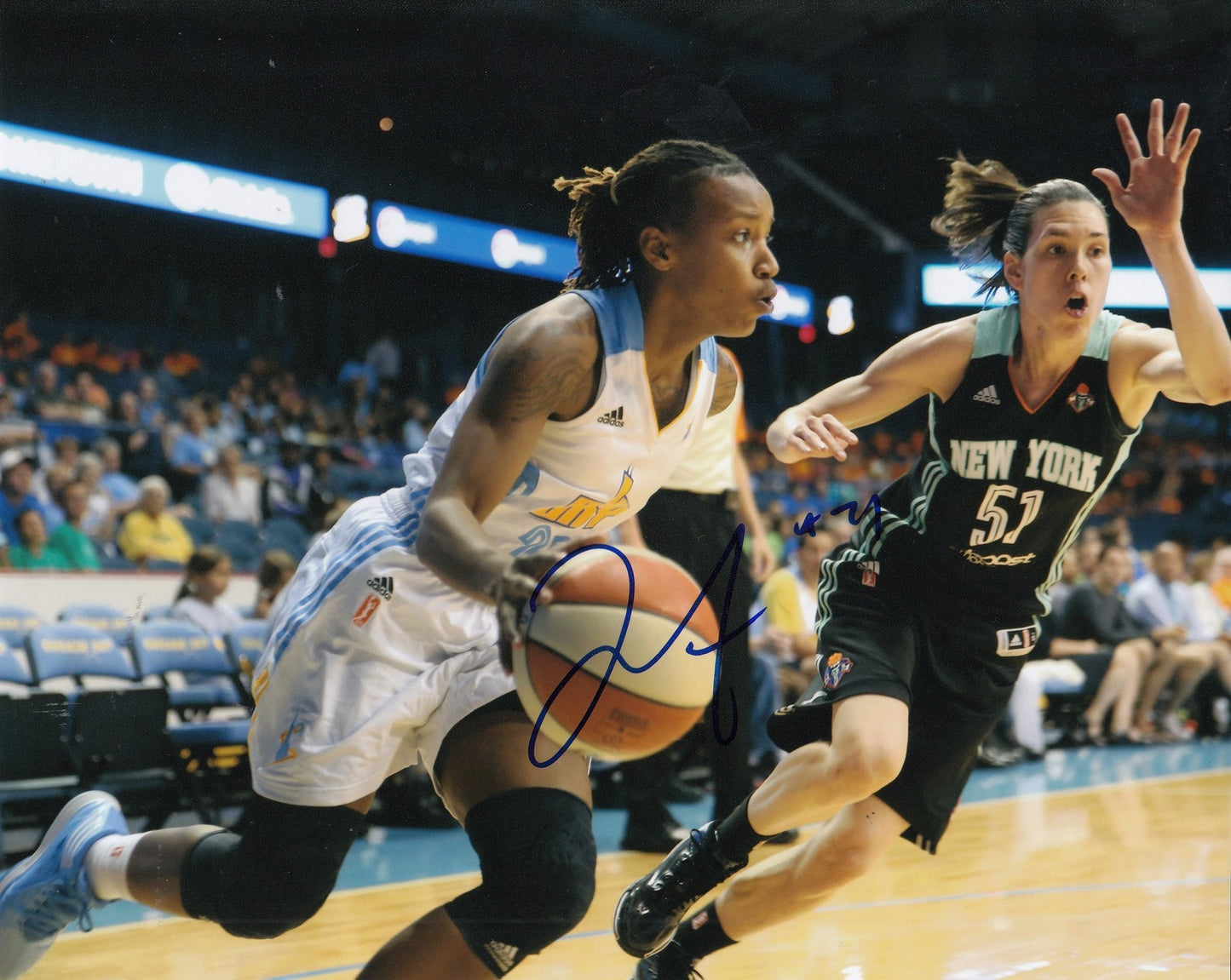 JAMIERRA FAULKNER signed (CHICAGO SKY) basketball 8X10 *WNBA* photo W/COA #1