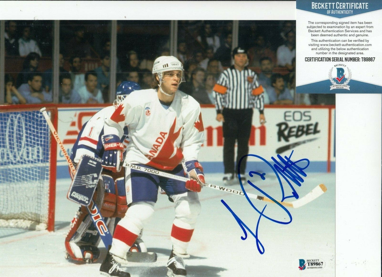 LUC ROBITAILLE signed (LOS ANGELES KINGS) Hockey 8X10 photo BECKETT BAS T89867