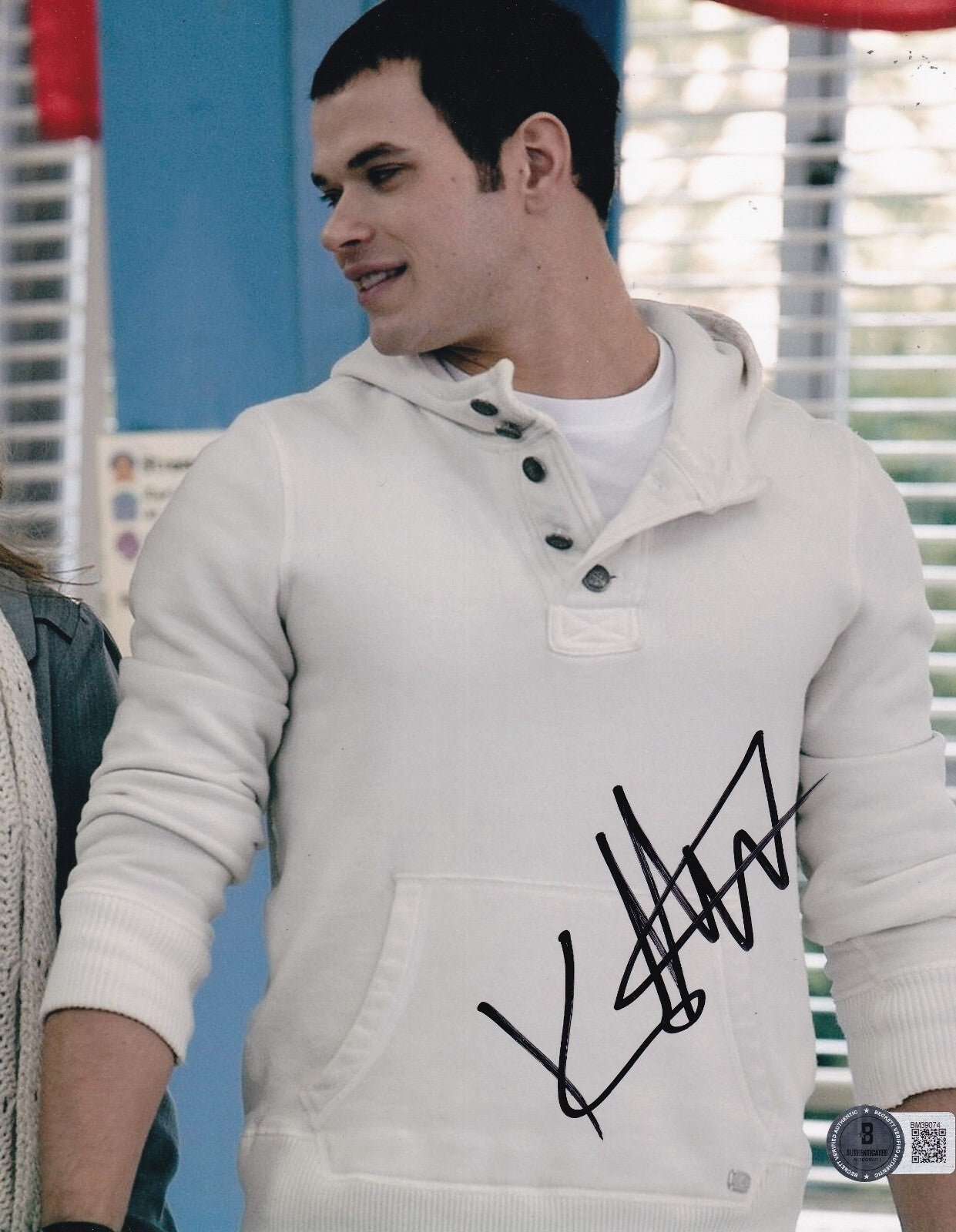 KELLAN LUTZ signed (THE TWILIGHT SAGA) movie 8X10 photo BECKETT BAS BM39074