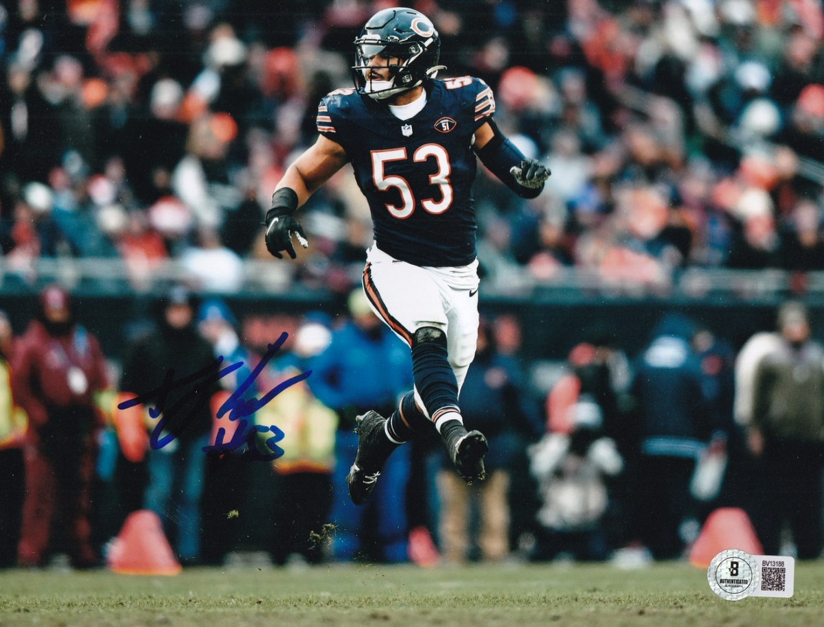 TJ EDWARDS signed (CHICAGO BEARS) Football 8X10 photo BECKETT BAS BV13188