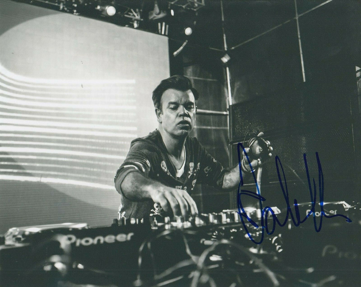 PAUL OAKENFOLD signed (3 X GRAMMY NOMINEE DJ) Perfecto music 8X10 photo W/COA #3