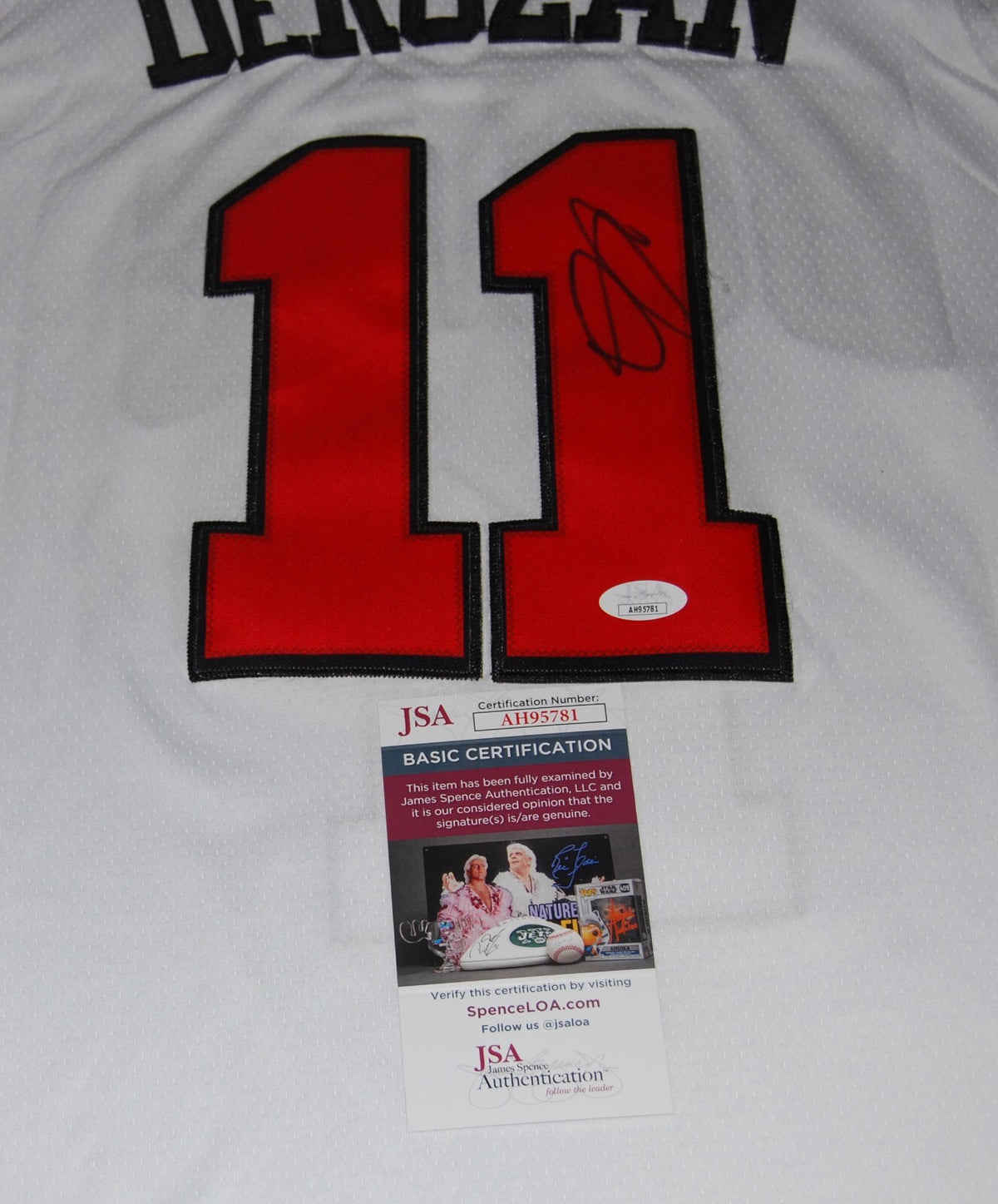 DEMAR DEROZAN signed (CHICAGO BULLS) White custom Basketball jersey JSA AH95781