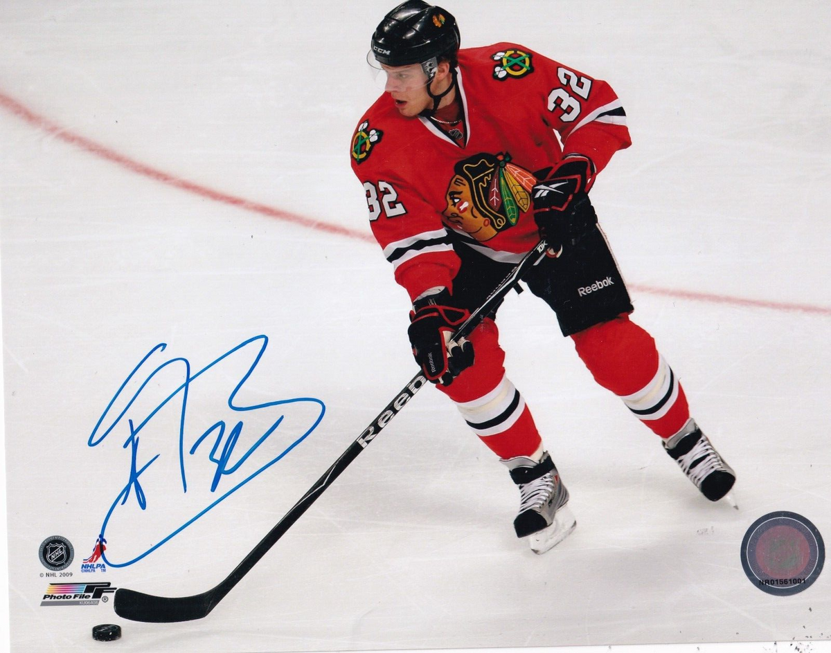 KRIS VERSTEEG signed (CHICAGO BLACKHAWKS) autographed HOCKEY 8X10 photo W/COA #2