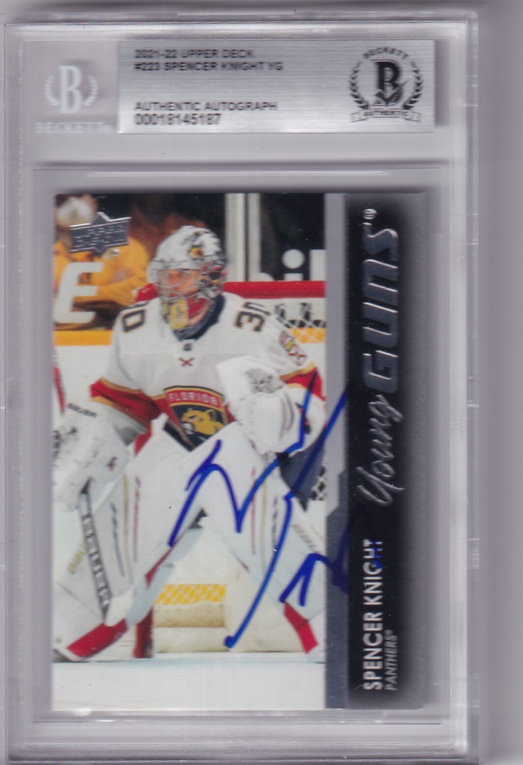 SPENCER KNIGHT signed 2021-22 Upper Deck Blackhawks YG card BECKETT 00018145187