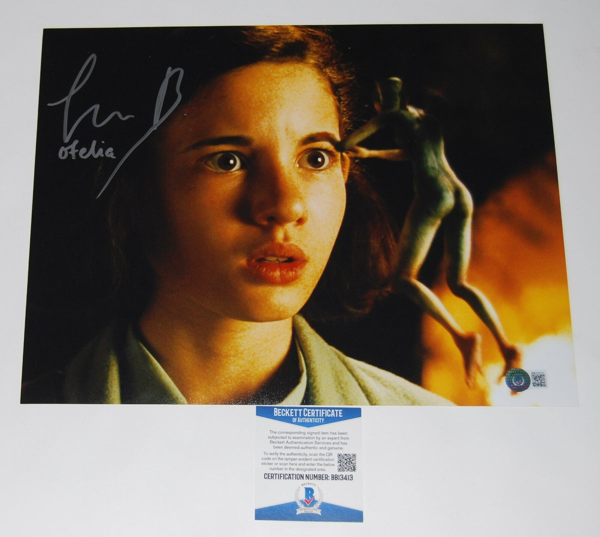 IVANA BAQUERO signed (PAN'S LABYRINTH) Ofelia Movie 11X14 photo BECKETT BB13413