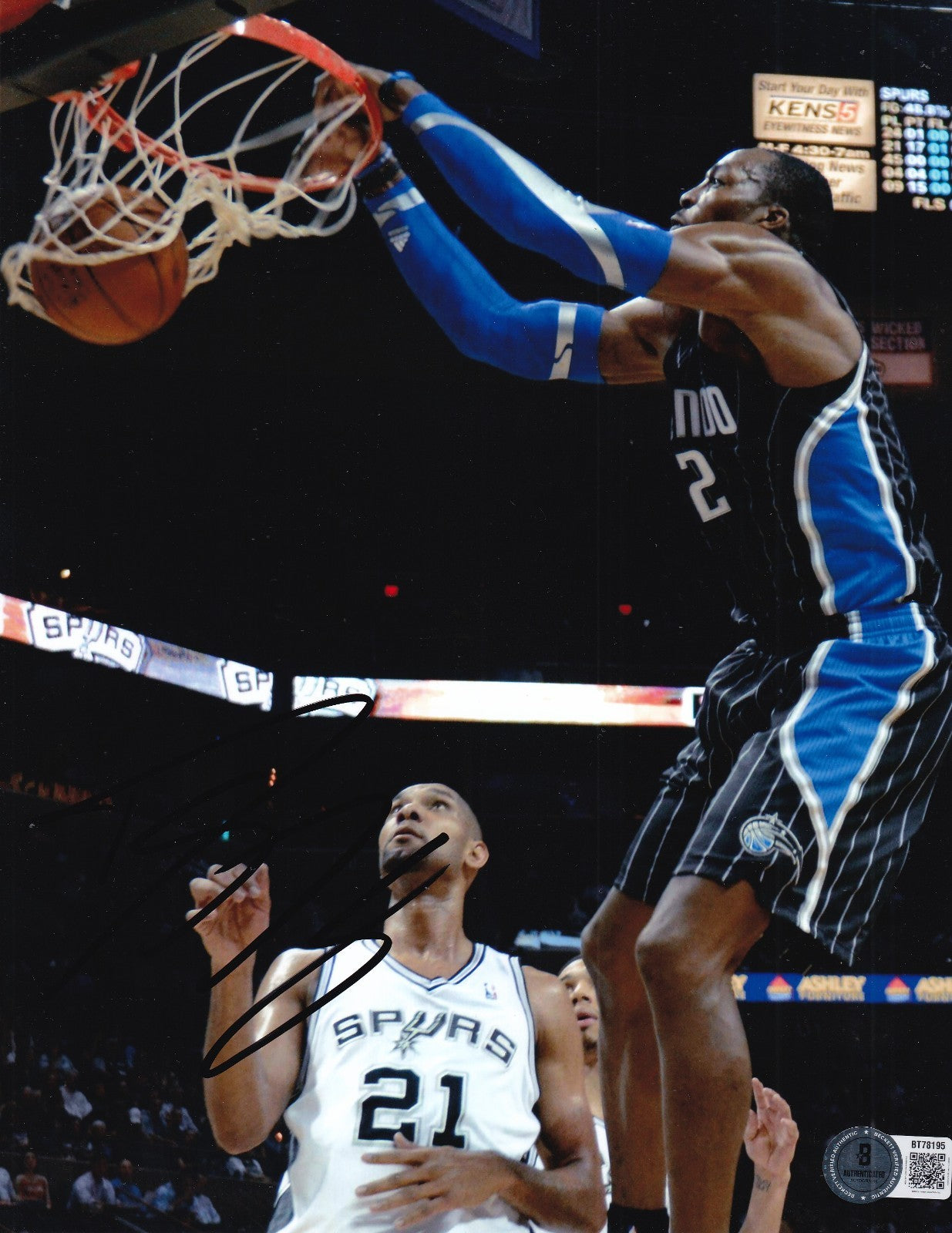 DWIGHT HOWARD signed (ORLAND MAGIC) Basketball 8X10 photo BECKETT BAS BT78195