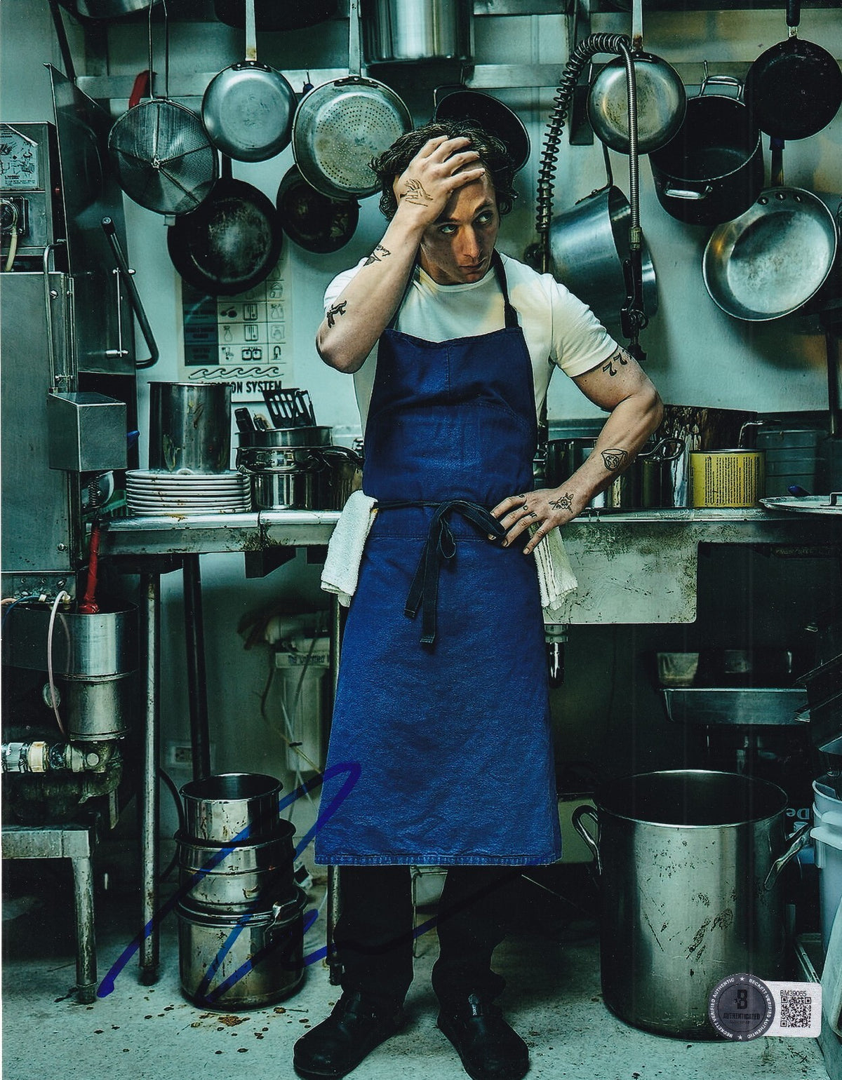 JEREMY ALLEN WHITE signed (THE BEAR) Chef Carmen 8X10 photo BECKETT BM39065