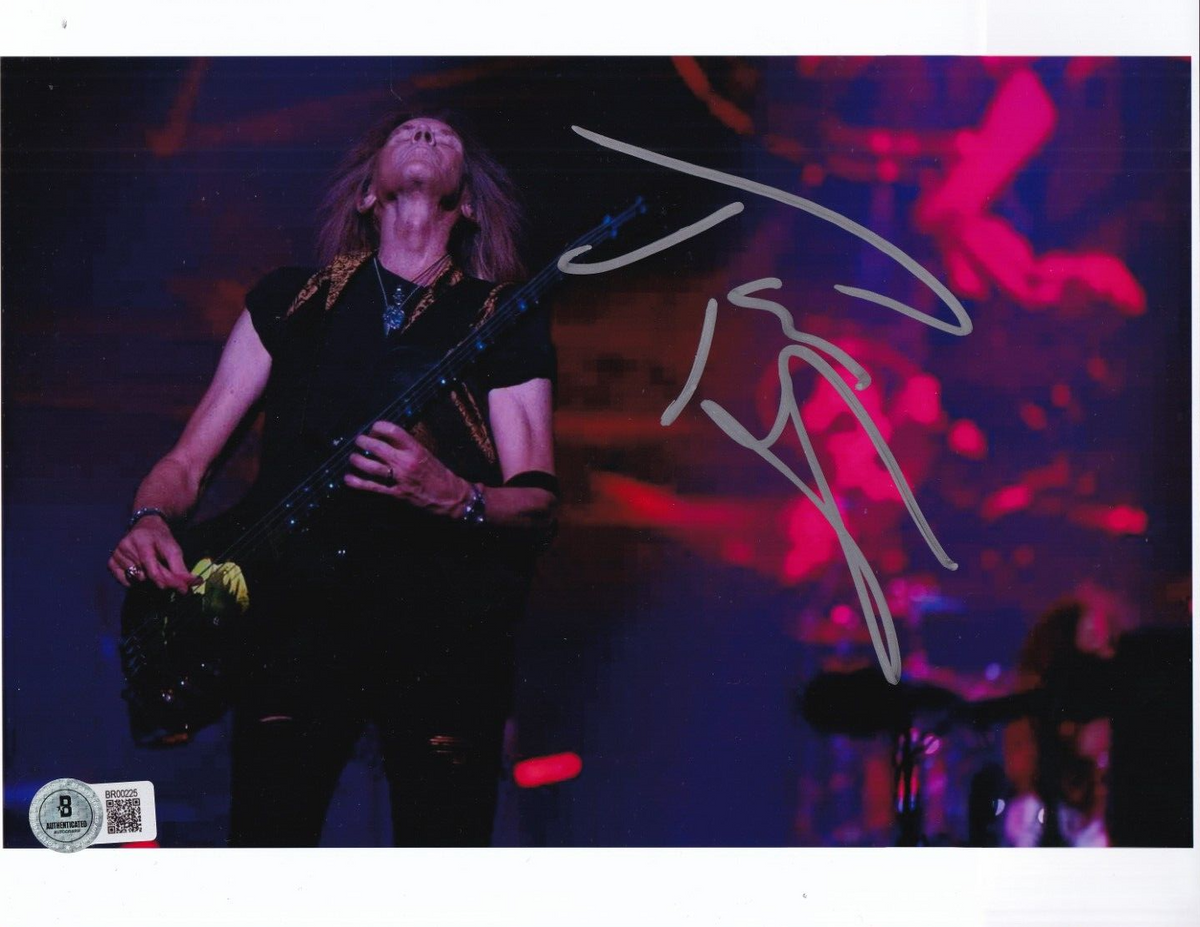 TOM HAMILTON signed (AEROSMITH) Guitarist Music 8X10 photo BECKETT BAS BR00225