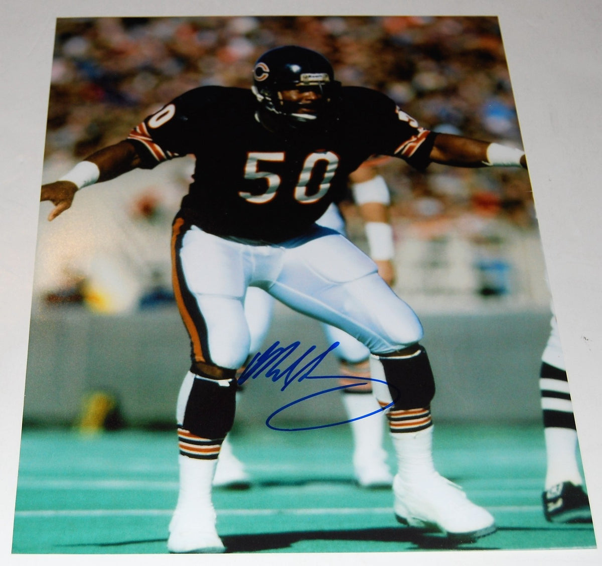 MIKE SINGLETARY signed (CHICAGO BEARS) FOOTBALL11X14 photo (HOF LEGEND) W/COA