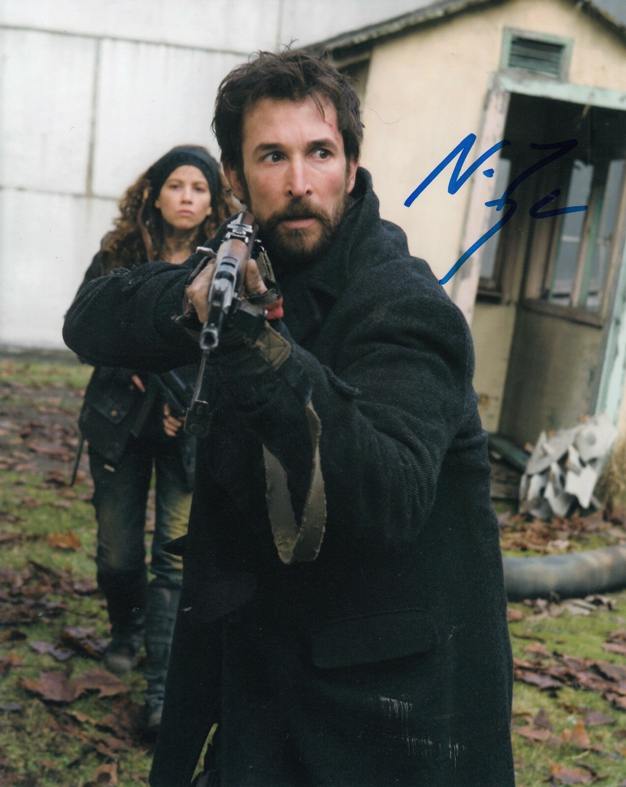 NOAH WYLE signed (Falling Skies) TV Show 8X10 *Tom Mason* photo W/COA #2