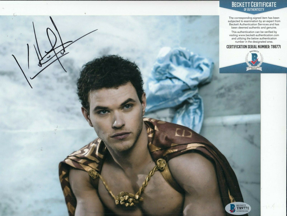 KELLAN LUTZ signed (THE LEGEND OF HERCULES) Movie 8X10 photo BECKETT BAS T89771