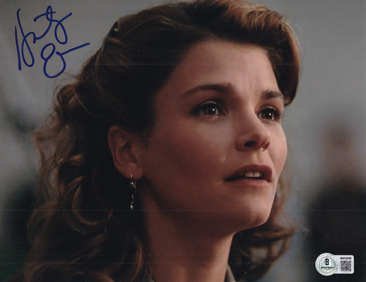 KATHRYN ERBE signed (MIGHTY DUCKS) Movie Michele 8X10 photo BECKETT BW52090