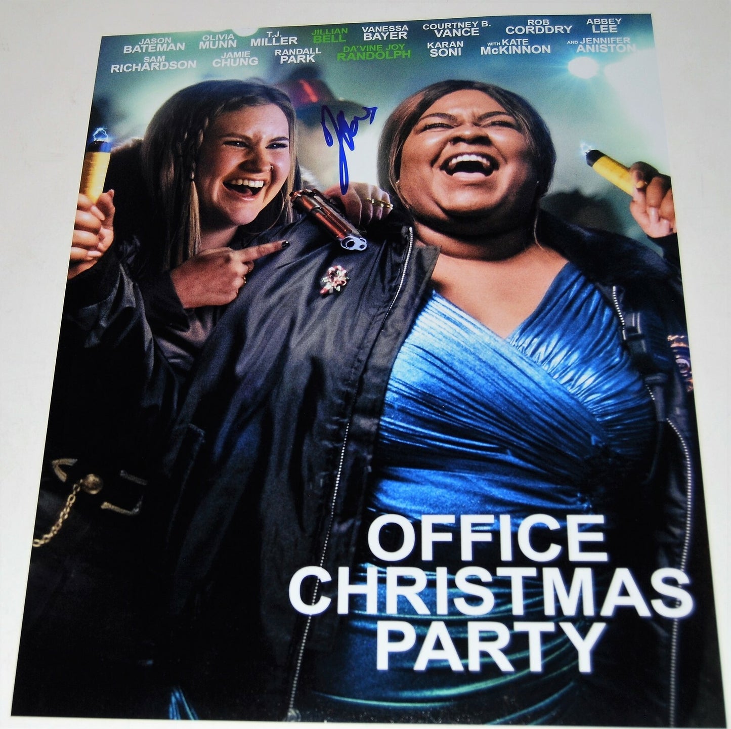 JILLIAN BELL signed (OFFICE CHRISTMAS PARTY) 11X14 movie photo *TRINA* W/COA