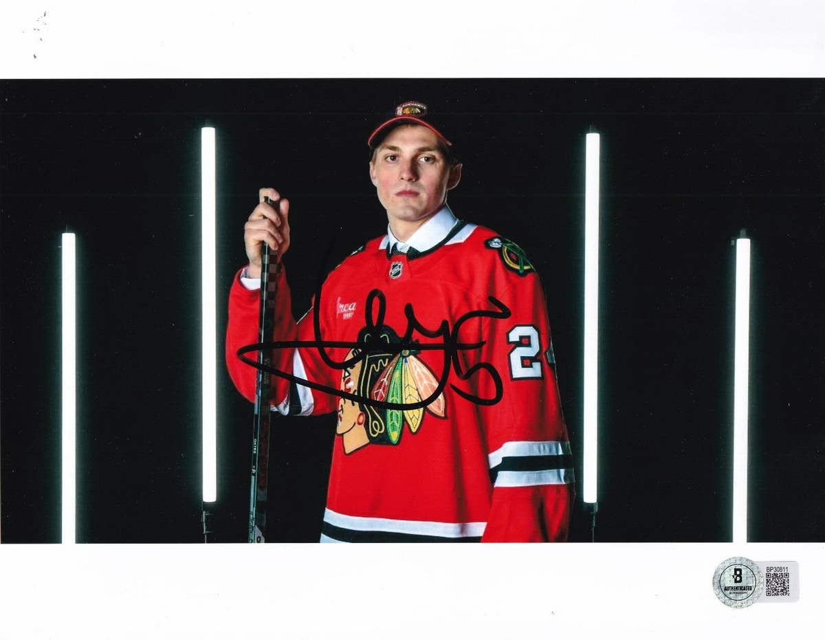 ARTYOM LEVSHUNOV signed (CHICAGO BLACKHAWKS) Hockey 8X10 photo BECKETT BP30811