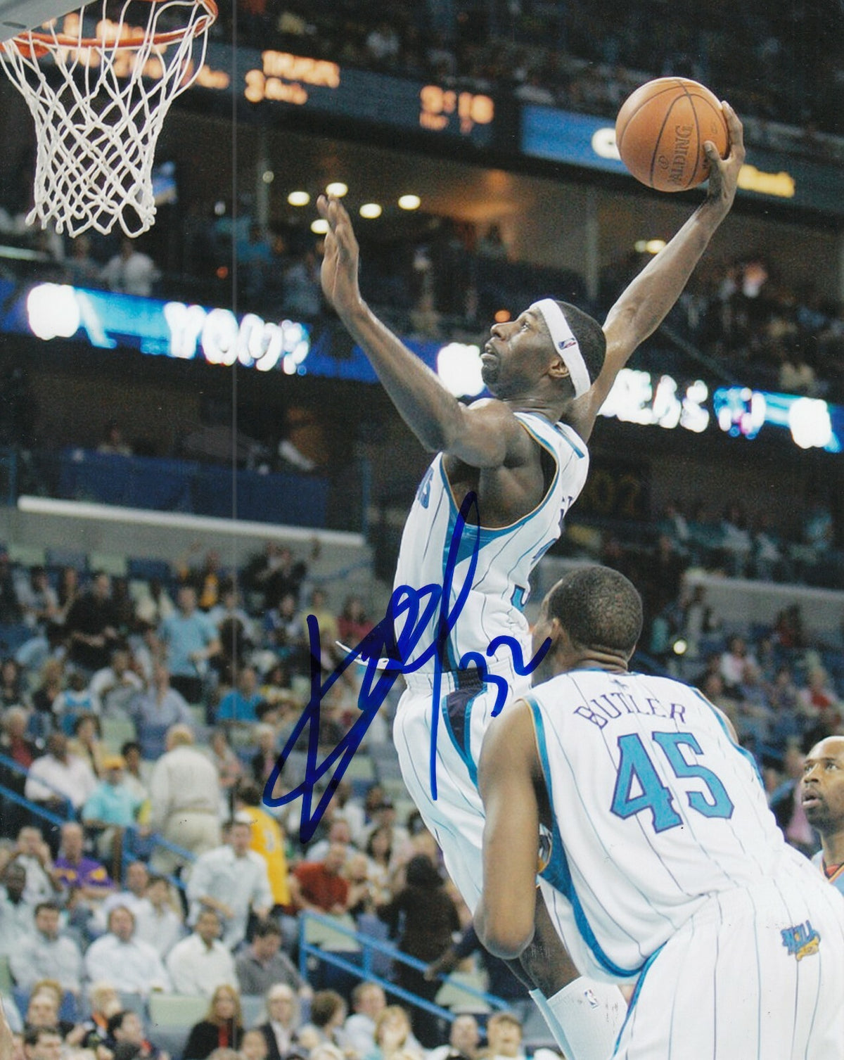 JULIAN WRIGHT signed (NEW OREANS HORNETS) Basketball 8X10 photo W/COA #4