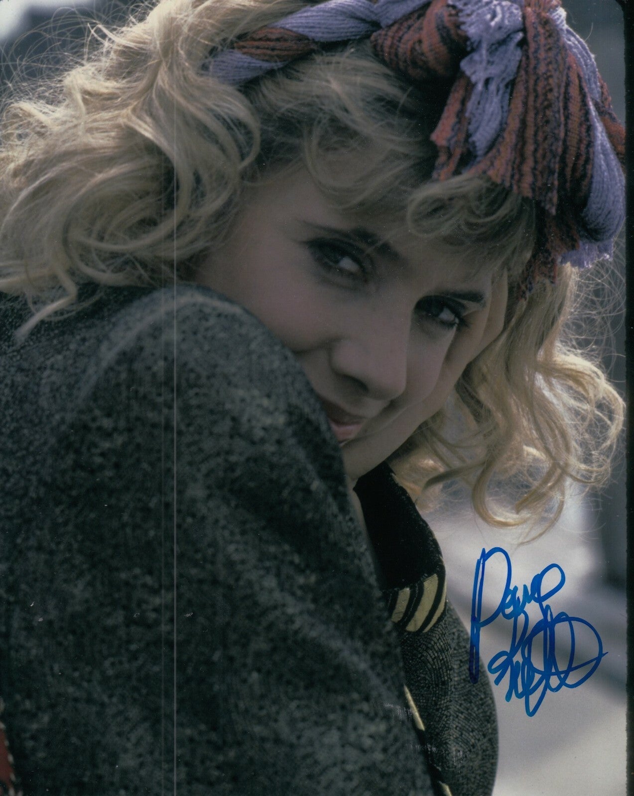 ROSANNA ARQUETTE signed (DESPERATELY SEEKING SUSAN) Movie 8X10 *PROOF* W/COA #1