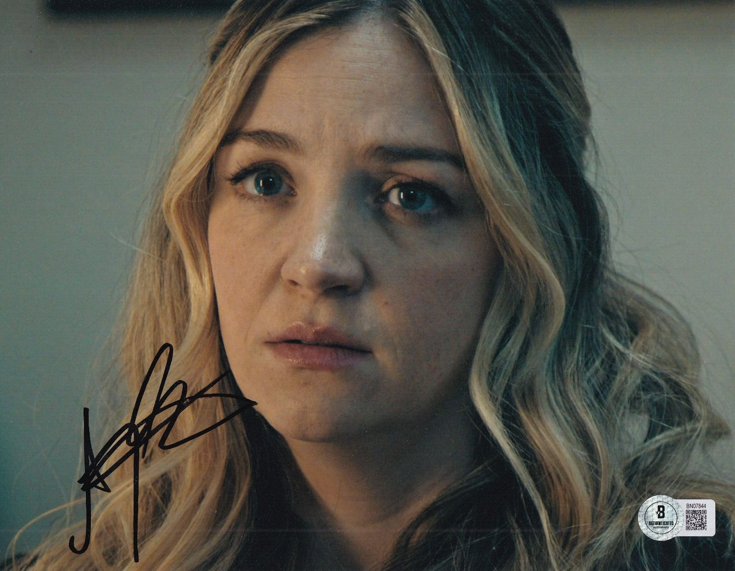ABBY ELLIOTT signed (THE BEAR) Natalie Sugar Berzatto 8X10 photo BECKETT BN07844