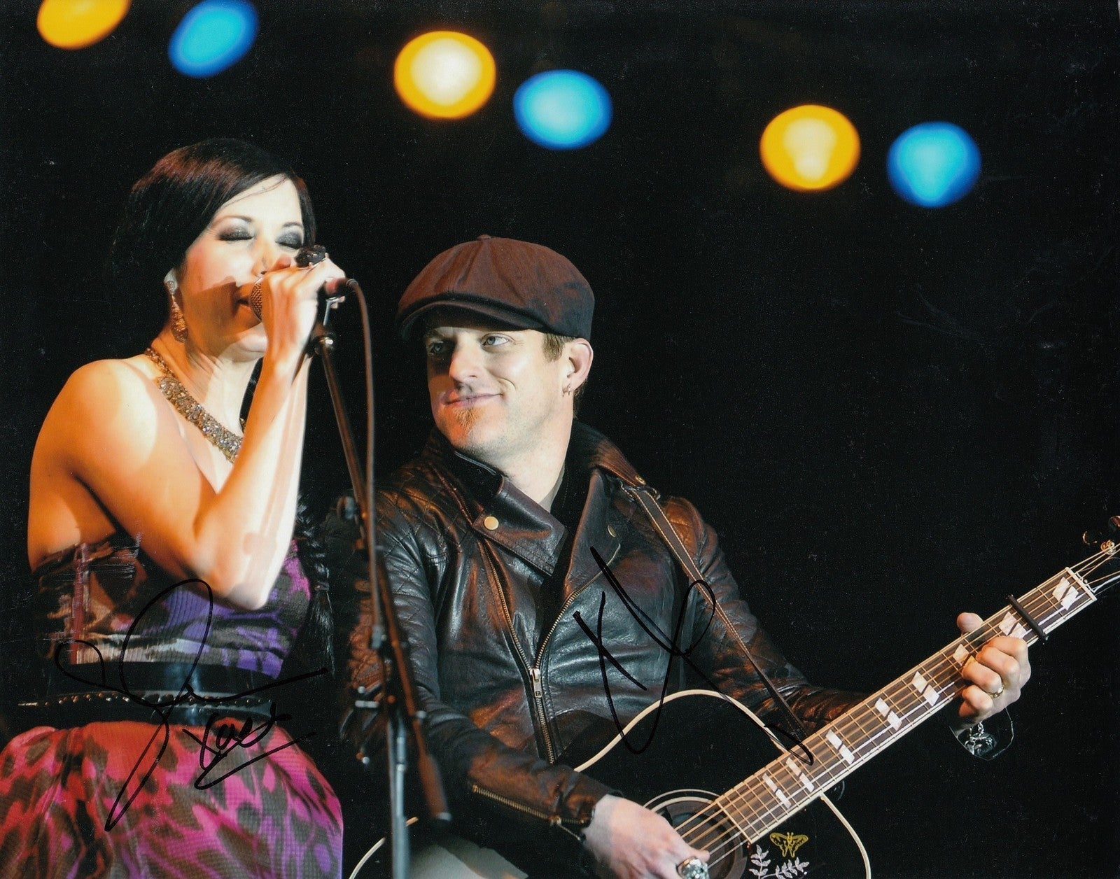 THOMPSON SQUARE group signed MUSIC 8X10 photo W/COA *COUNTRY MUSIC* SHAWNA #1