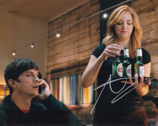 ABBY ELLIOTT signed (NO STRINGS ATTACHED) SNL Actress *JOY* 8X10 photo W/COA