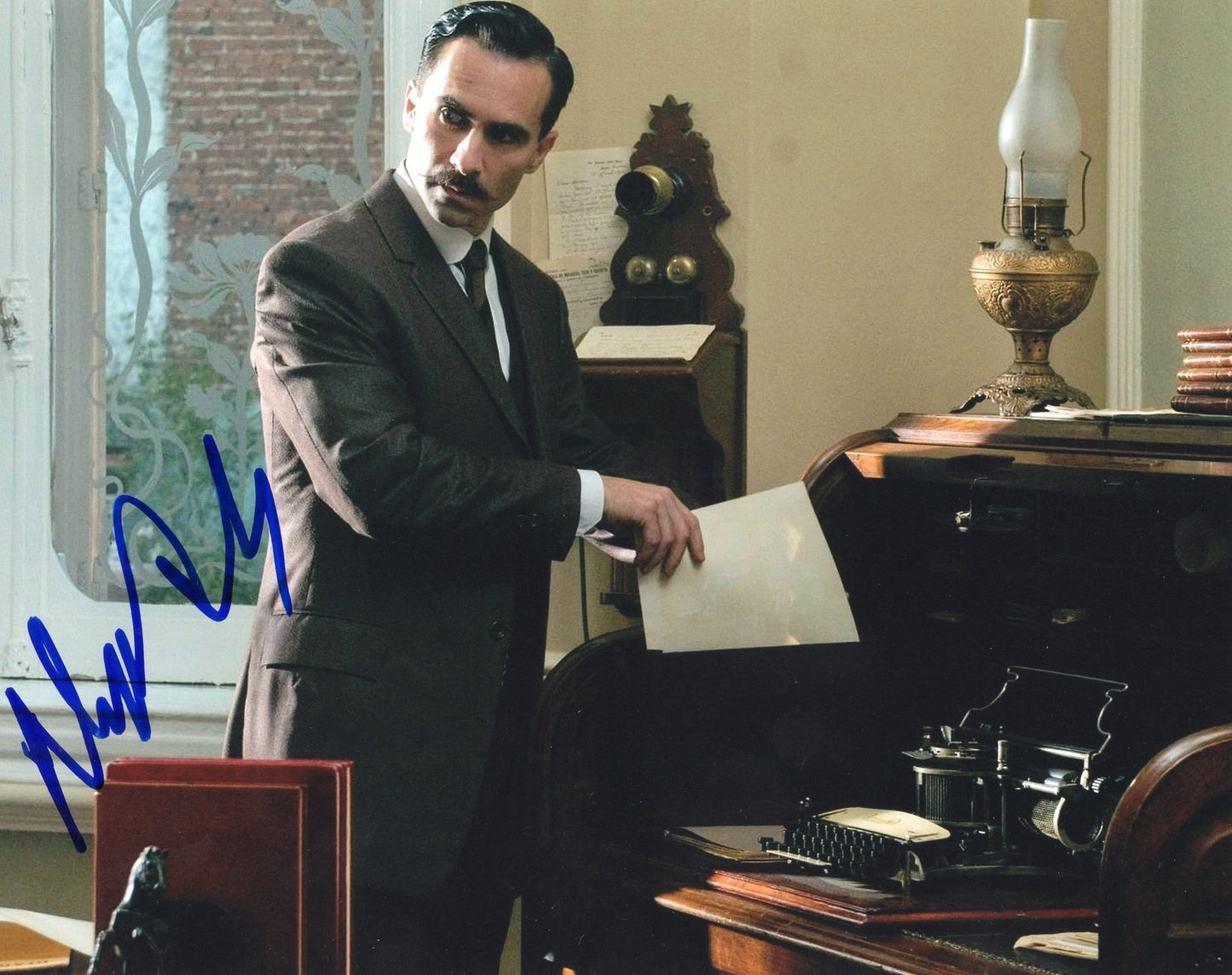 Nestor Carbonell Bates Motel Alex Romero Signed 8x10 Photo w/COA #2