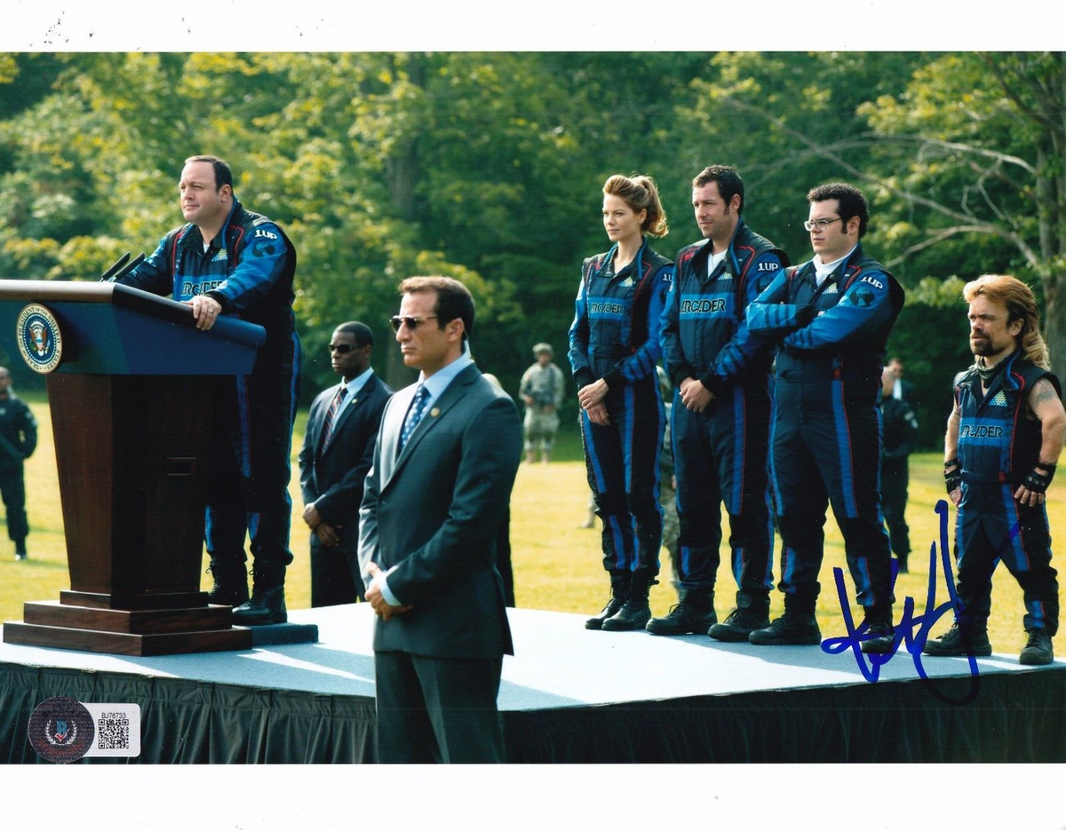 KEVIN JAMES signed (PIXELS) President Will Cooper 8x10 photo BECKETT BJ76733