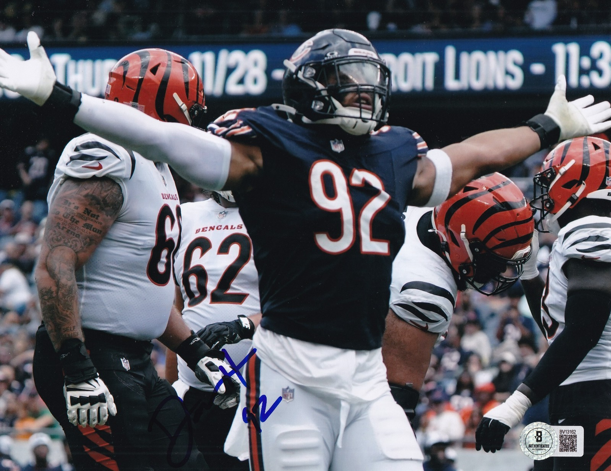 DANIEL HARDY signed (CHICAGO BEARS) football 8X10 photo BECKETT BAS BV13162