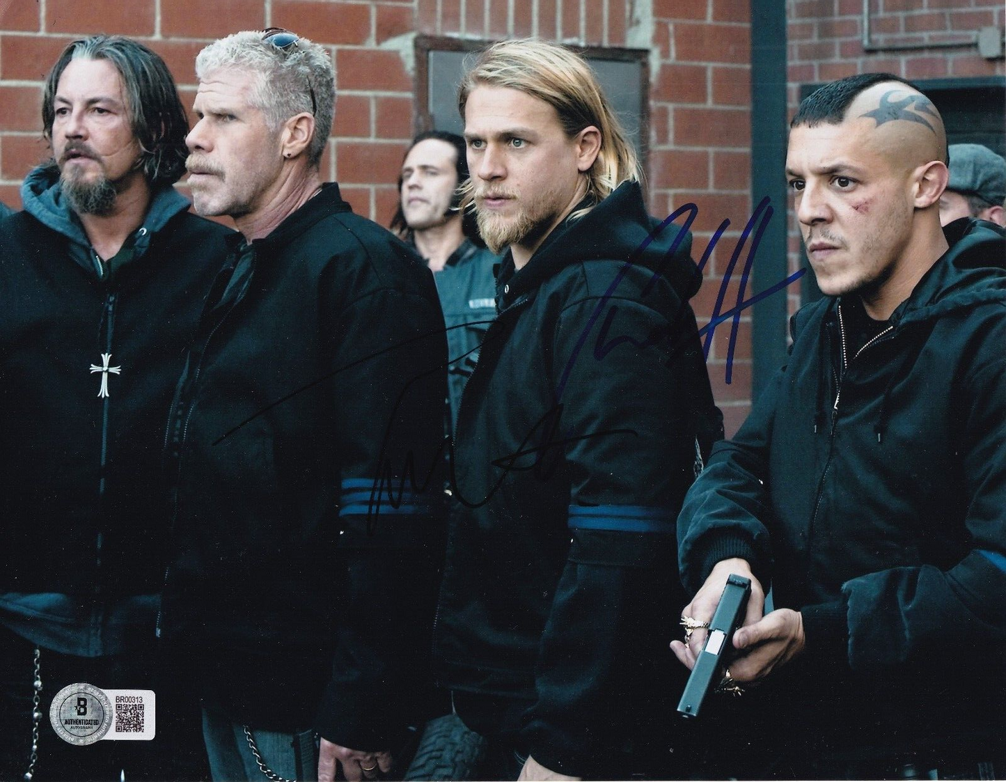 CHARLIE HUNNAM & TOMMY FLANAGAN signed (SONS OF ANARCHY) 8X10 BECKETT BR00226