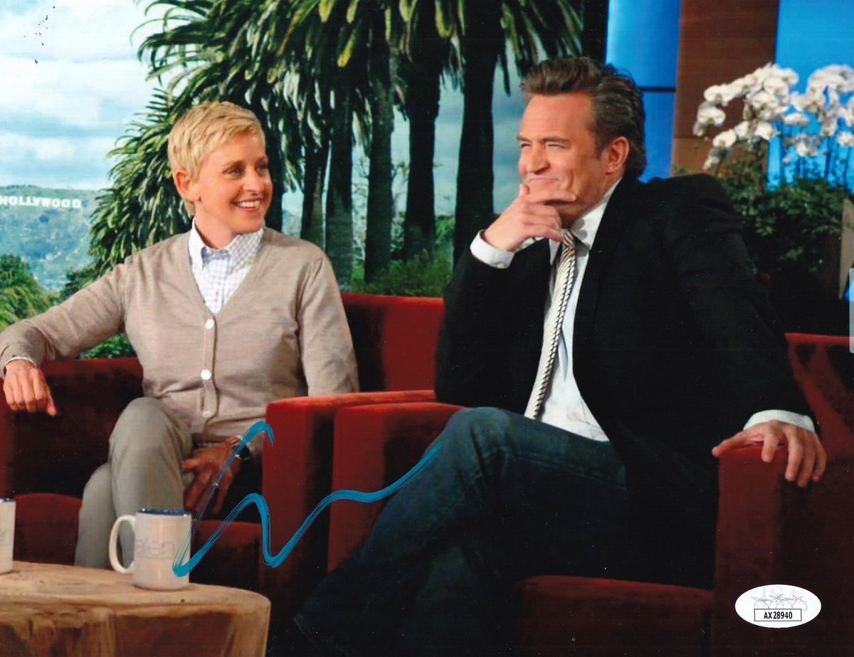 ELLEN DEGENERES signed (TALK SHOW HOST) Finding Dory 8X10 photo JSA COA AX28940