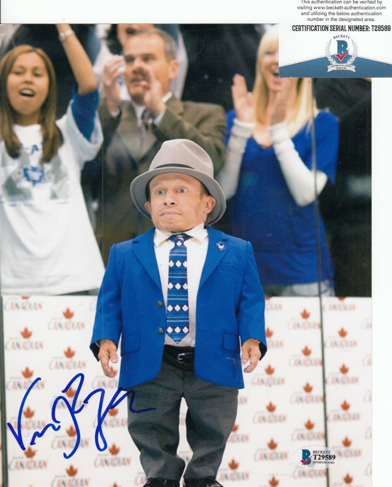 VERN TROYER signed (THE LOVE GURU) Movie *Coach Punch* 8X10 photo BECKETT T29589