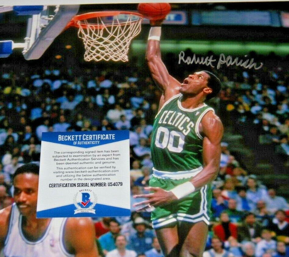 ROBERT PARRISH signed (BOSTON CELTICS) Basketball 11X14 photo BECKETT BAS #2
