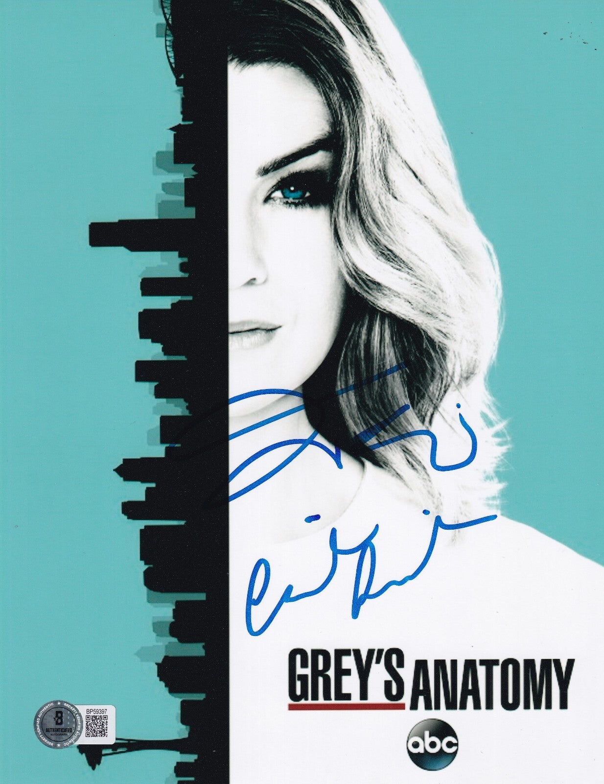 JESSICA CAPSHAW & CAMILLA LUDDINGTON signed (GREY'S ANATOMY 8X10 BECKETT BP59397