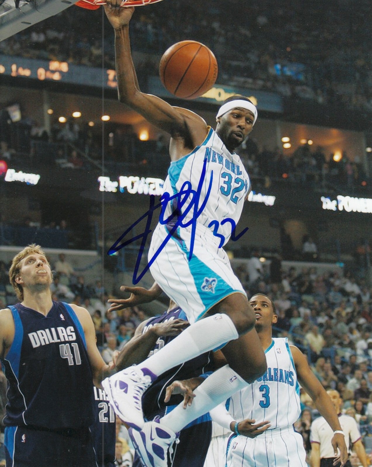 JULIAN WRIGHT signed (NEW OREANS HORNETS) Basketball 8X10 photo W/COA #3